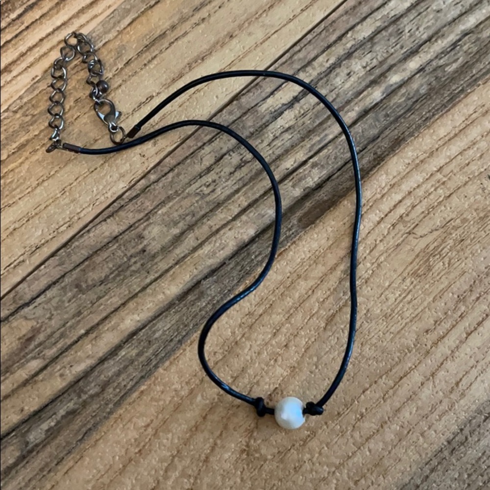 Pearl surf choker